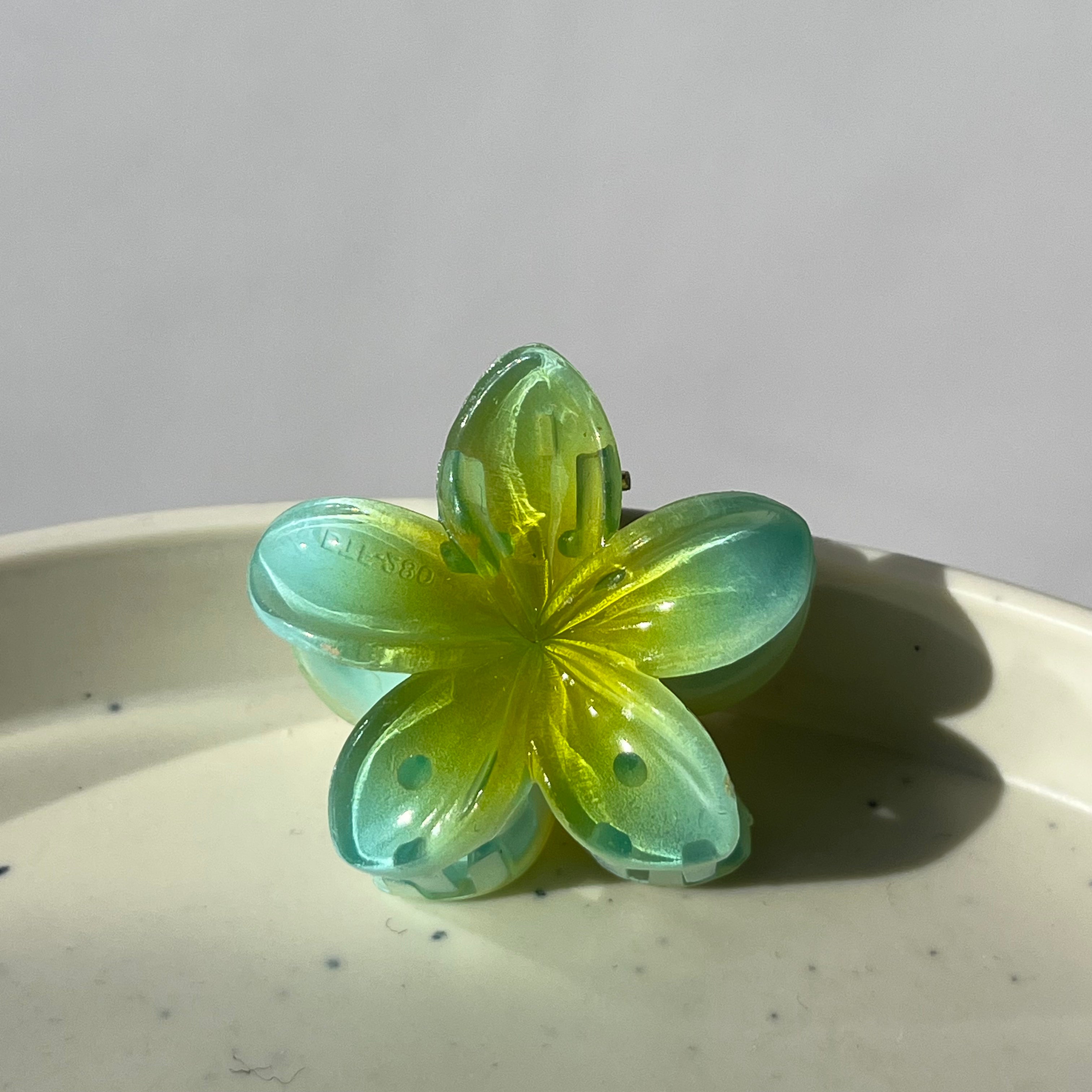 Glossy Bloom – Small Hair Claw